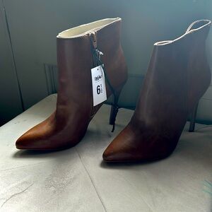 Booties - Heels - Cogniac Brown